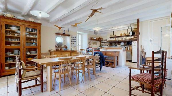 Maison ancienne - Belves Propriété de Prestige en Pierre avec Vue Panoramique, Gîte de 5 Chambres, Appartement Indépendant, Grange et Piscine : Un Domaine de Charme Clé en Main au Cœur du Périgord Noir à quelques kilomètres des commerces