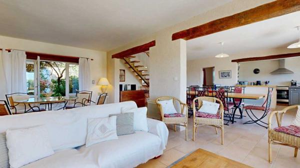 Maison ancienne - Belves Propriété de Prestige en Pierre avec Vue Panoramique, Gîte de 5 Chambres, Appartement Indépendant, Grange et Piscine : Un Domaine de Charme Clé en Main au Cœur du Périgord Noir à quelques kilomètres des commerces