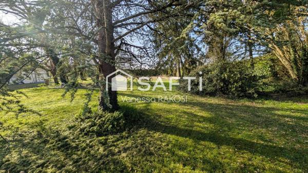 MAISON DE PLAIN PIED 150 M² 3 CHAMBRES 5000 M² DE JARDIN ET 160 M² HANGAR