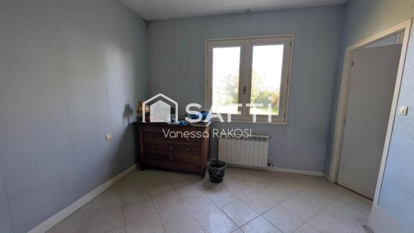 MAISON DE PLAIN PIED 150 M² 3 CHAMBRES 5000 M² DE JARDIN ET 160 M² HANGAR