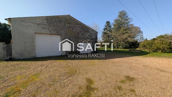 MAISON DE PLAIN PIED 150 M² 3 CHAMBRES 5000 M² DE JARDIN ET 160 M² HANGAR