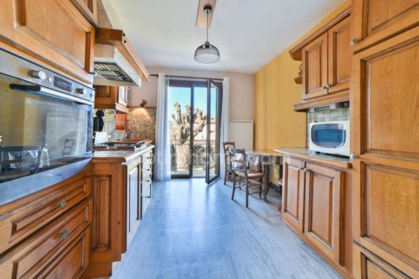 Maison à vendre 8 pièces VEYNES (05)terrain 1200m²