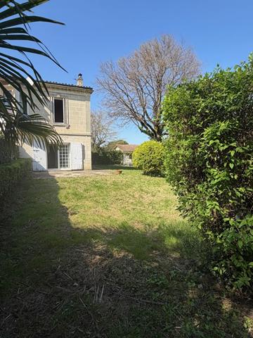 RARE Maison en pierre de 107m2 habitable sur parcelle de 500m2 , Artigues pres bordeaux RARE Maison en pierre de 107m2 habitable sur parcelle de 500m2 , Artigues pres bordeaux