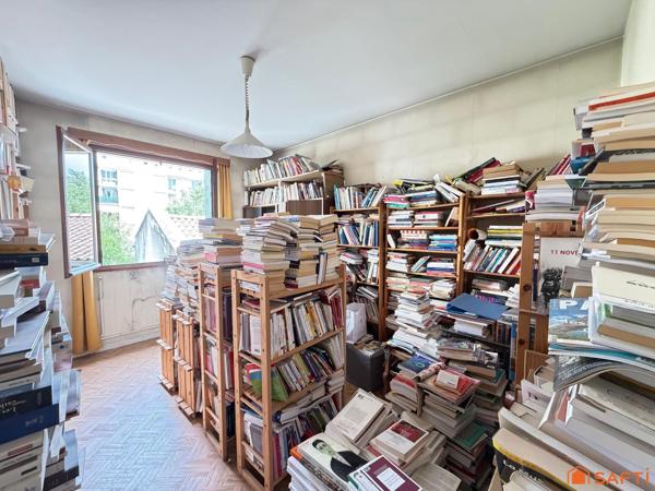 Appartement 119m2, 3 chambres, balcon et parking!