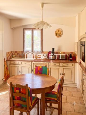 Pertuis : villa T6 de 166m² au calme avec piscine