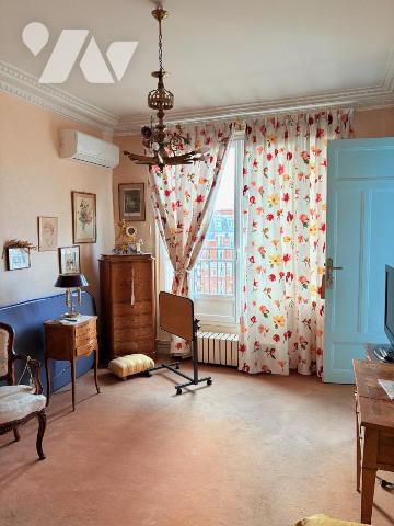 TROIS PIECES de 90,15 m² - VUE DEGAGEE - BALCON