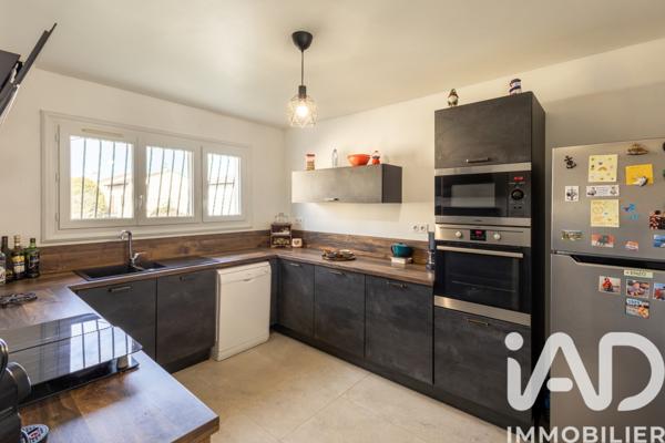 Maison à vendre 5 pièces 163,43 m² Arles