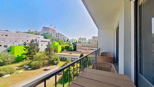 3 Pièces de 82 m² - Traversant avec balcon et chambres au calme absolu sur jardin arboré