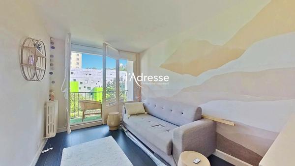 3 Pièces de 82 m² - Traversant avec balcon et chambres au calme absolu sur jardin arboré