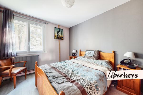 Appartement traversant avec balcon, box fermé et cave – Oullins