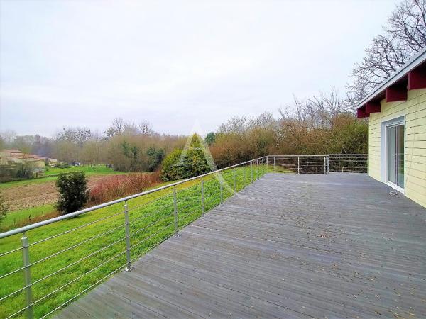 Maison contemporaine de 120 m² avec garage et beau terrain