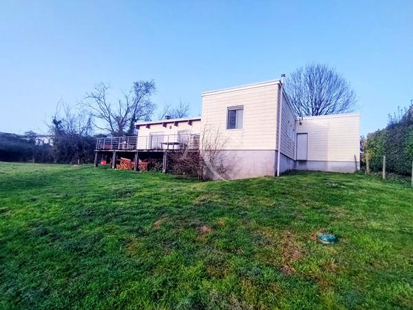 Maison contemporaine de 120 m² avec garage et beau terrain