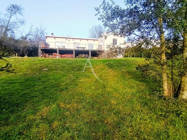 Maison contemporaine de 120 m² avec garage et beau terrain
