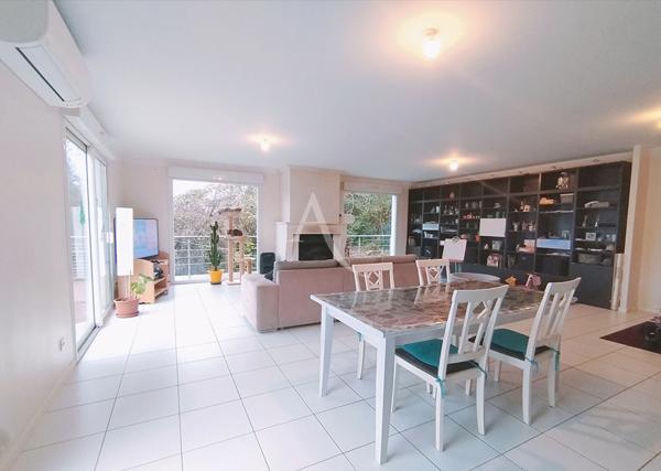 Maison contemporaine de 120 m² avec garage et beau terrain
