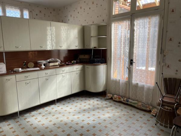 À vendre - Maison individuelle, 6 pièces située à Saint-Pierre-des-Corps (37700)