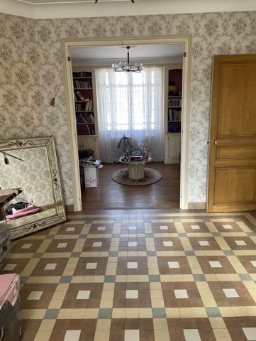 À vendre - Maison individuelle, 6 pièces située à Saint-Pierre-des-Corps (37700)