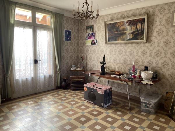 À vendre - Maison individuelle, 6 pièces située à Saint-Pierre-des-Corps (37700)