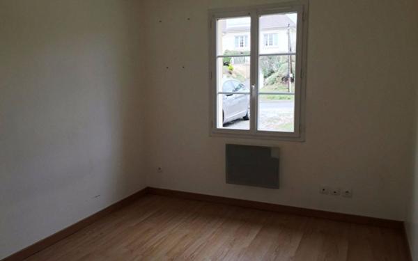 Maison à louer    4 pièces •  Chevincourt