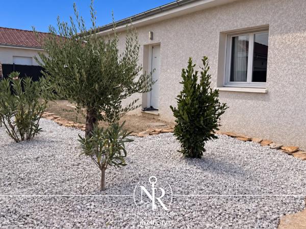 Maison
         5 pièces
        - 95 m² 359 000 € *