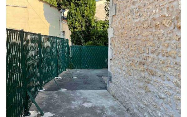 Immeuble à vendre    7 pièces •  Pont-l'Abbé-d'Arnoult