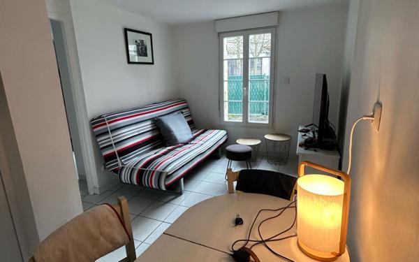 Immeuble à vendre    7 pièces •  Pont-l'Abbé-d'Arnoult