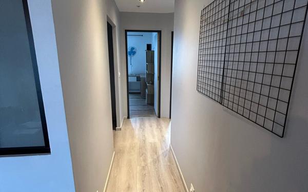 Immeuble à vendre    7 pièces •  Pont-l'Abbé-d'Arnoult