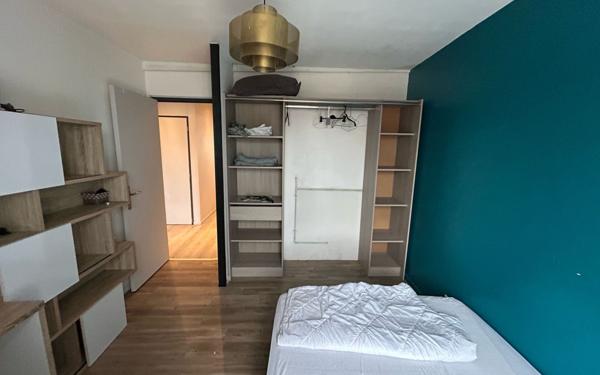 Immeuble à vendre    7 pièces •  Pont-l'Abbé-d'Arnoult