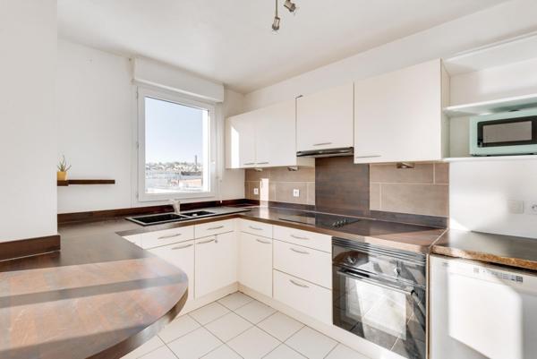 Appartement T4 dernier étage avec 2 parkings