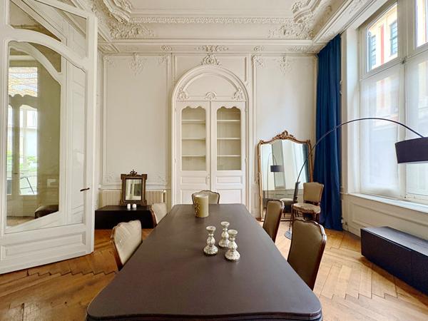 Vieux Lille, dans un hôtel particulier, magnifique Duplex, 2 chambres. de près de 133 m² avec terrasse, garage et cave Lille