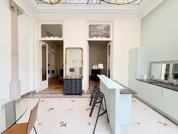 Vieux Lille, dans un hôtel particulier, magnifique Duplex, 2 chambres. de près de 133 m² avec terrasse, garage et cave Lille