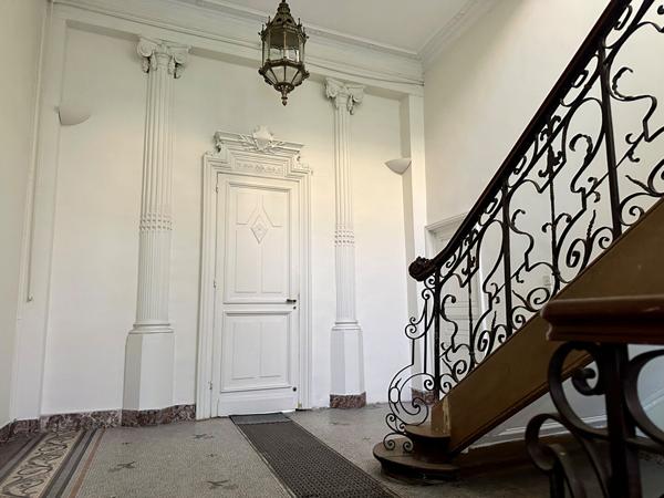Vieux Lille, dans un hôtel particulier, magnifique Duplex, 2 chambres. de près de 133 m² avec terrasse, garage et cave Lille
