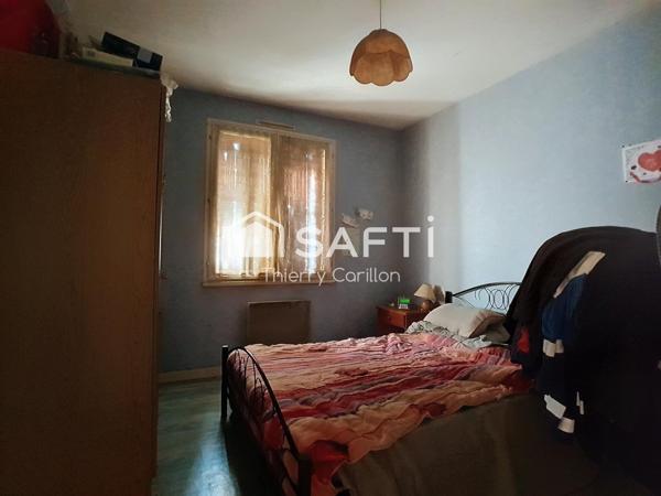 Maison sur sous-sol trois chambres