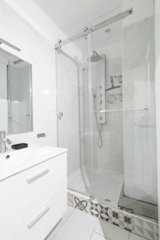 Appartement à vendre T3/4 en rez-de-chaussée surélevé, rénové, secteur Magalone/Le Corbusier —