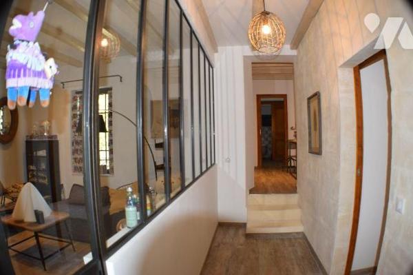 ARLES (13) Domaine agricole. Comprenant une demeure de 450 m² entièrement restaurée en 2018, ai...