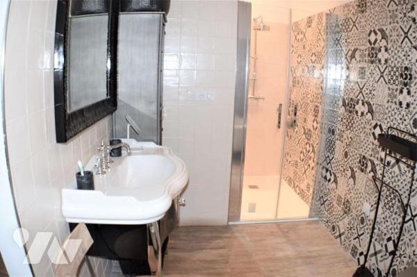 ARLES (13) Domaine agricole. Comprenant une demeure de 450 m² entièrement restaurée en 2018, ai...