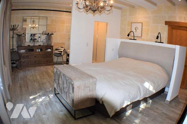 ARLES (13) Domaine agricole. Comprenant une demeure de 450 m² entièrement restaurée en 2018, ai...