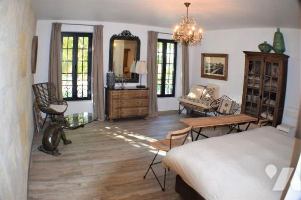 ARLES (13) Domaine agricole. Comprenant une demeure de 450 m² entièrement restaurée en 2018, ai...