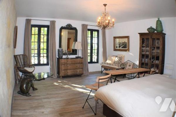 ARLES (13) Domaine agricole. Comprenant une demeure de 450 m² entièrement restaurée en 2018, ai...