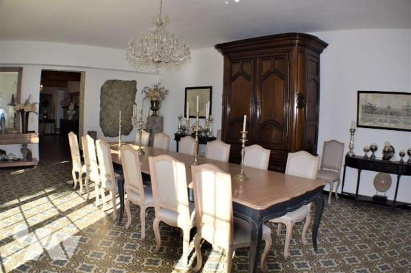 ARLES (13) Domaine agricole. Comprenant une demeure de 450 m² entièrement restaurée en 2018, ai...