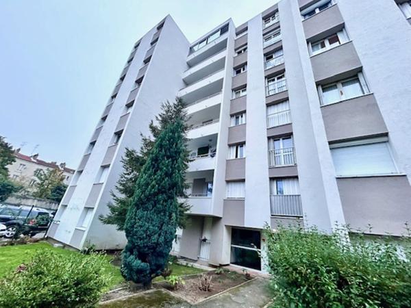 Appartement Le Bourget 4 pièce(s) 87 m2 surface utile - RER TRAM METRO LE BOURGET