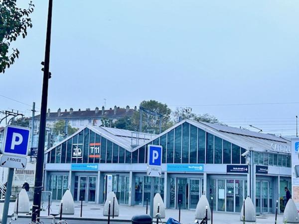 Appartement Le Bourget 4 pièce(s) 87 m2 surface utile - RER TRAM METRO LE BOURGET