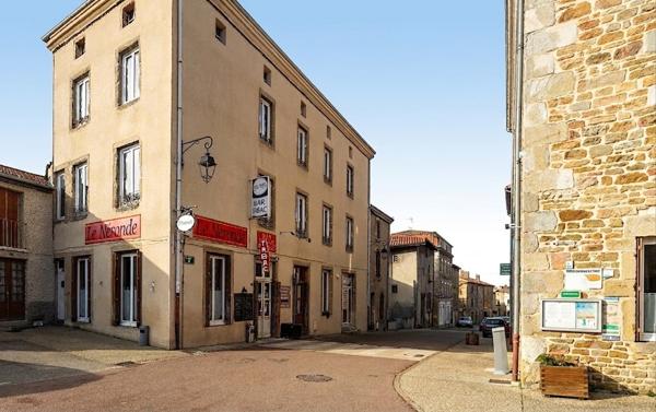Immeuble de 270 m² avec local commercial