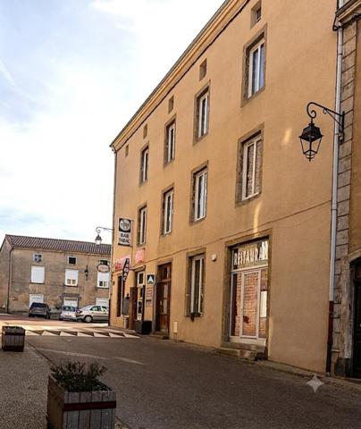 Immeuble de 270 m² avec local commercial