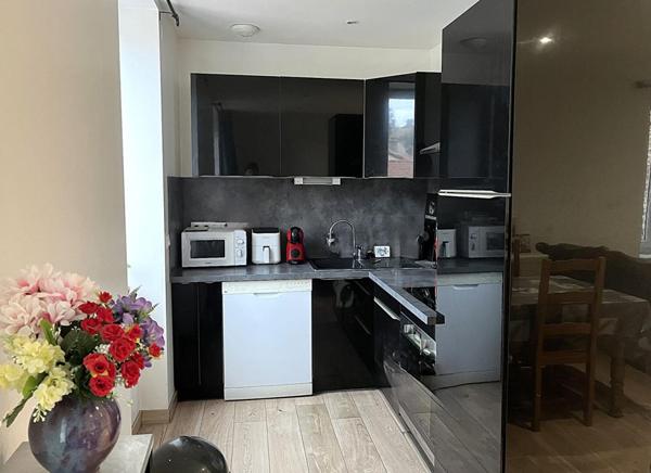 Immeuble de 270 m² avec local commercial