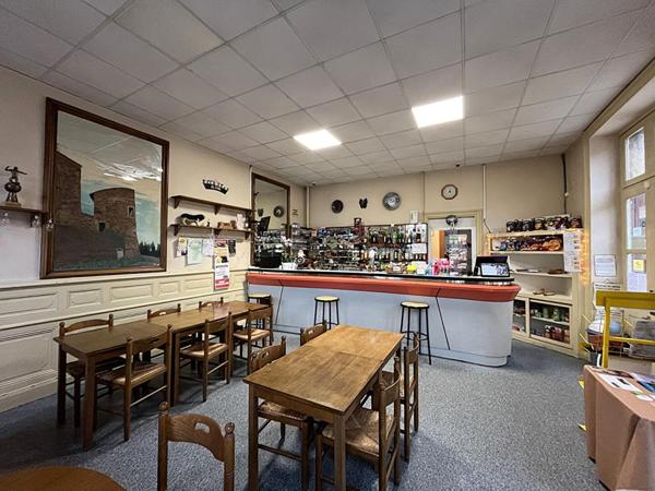 Immeuble de 270 m² avec local commercial