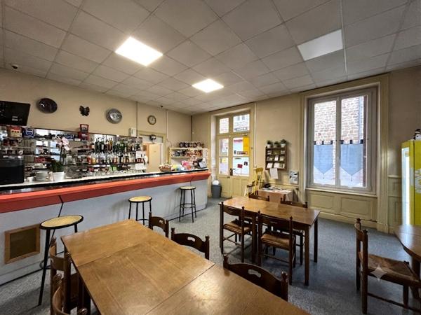 Immeuble de 270 m² avec local commercial