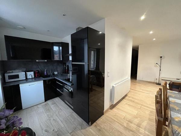 Immeuble de 270 m² avec local commercial