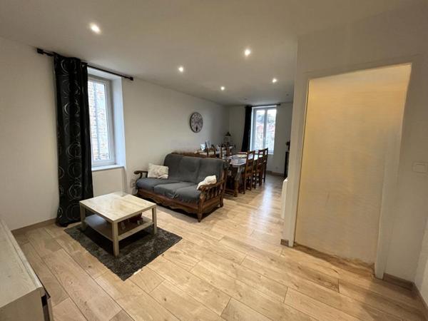 Immeuble de 270 m² avec local commercial