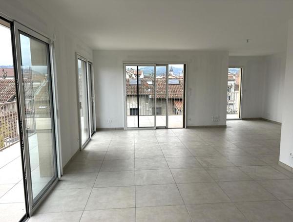 MONTBRISON 42600 Appartement neuf (jamais habité) 126 m² habitables 3 chambres, garage, place de parking
