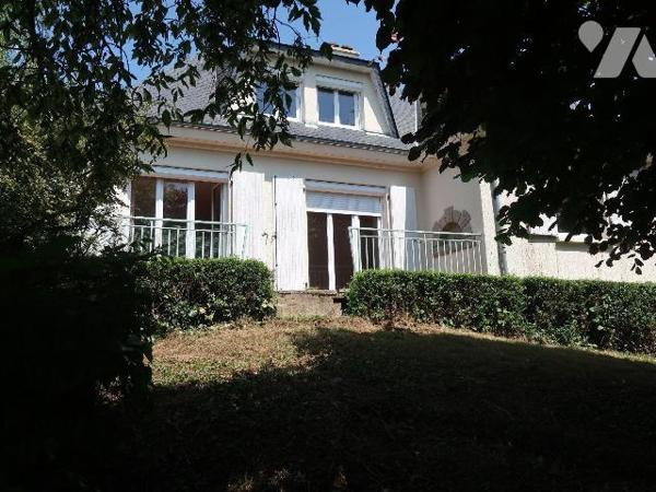 Maison à Vendre à Cesson-Sévigné (35510) en Ille-et-Vilaine (35)

Cette maison dispose d'une ...